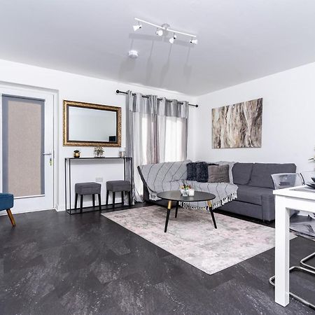 Spacious 3 Bedroom House In Glasgow City With Private Parking & Garden Buitenkant foto